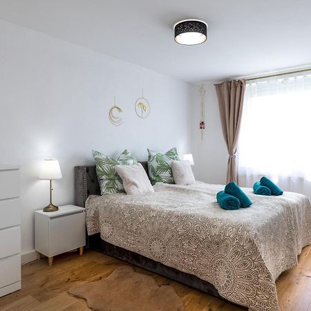 Schoenes, Modernes Apartment Mit Zwei Schlafzimmern - Zentral Mit Balkon Fuer 6 Personen Montabaur Exteriör bild