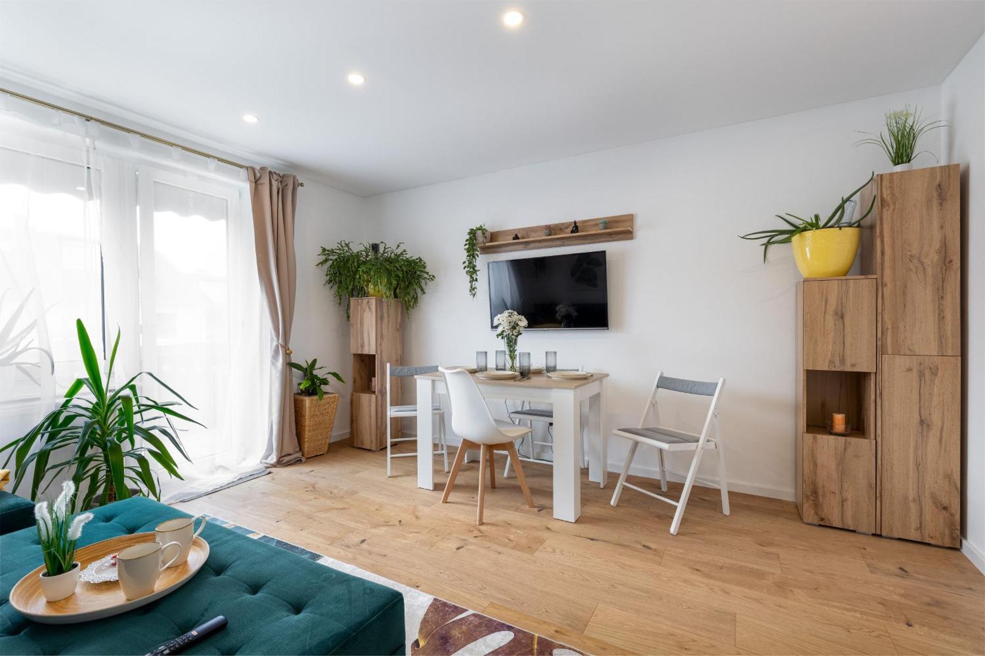 Schoenes, Modernes Apartment Mit Zwei Schlafzimmern - Zentral Mit Balkon Fuer 6 Personen Montabaur Exteriör bild