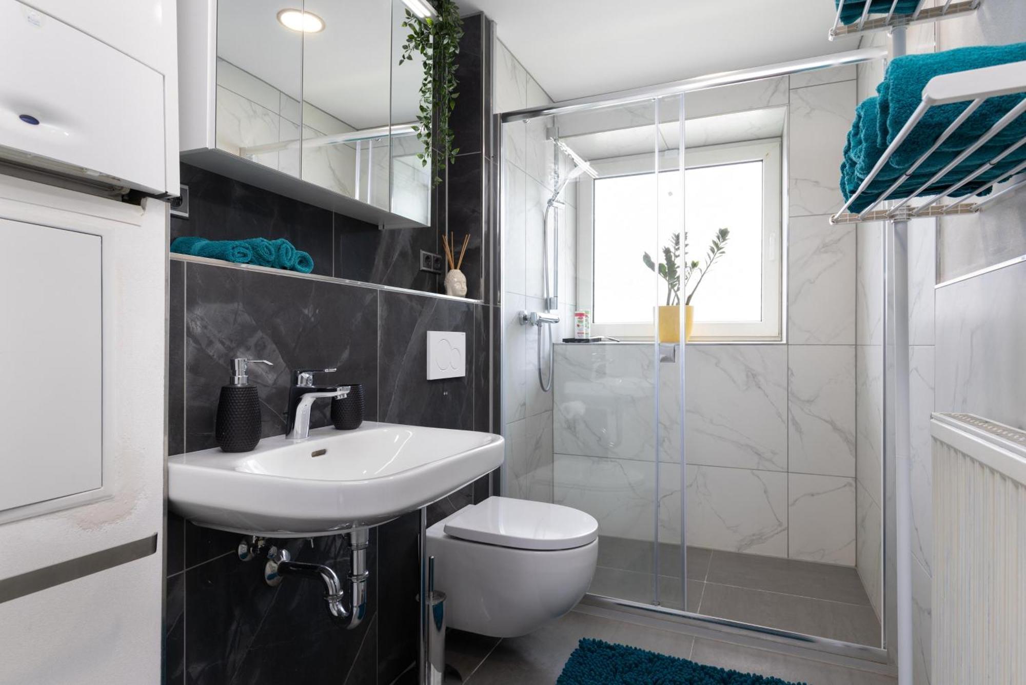 Schoenes, Modernes Apartment Mit Zwei Schlafzimmern - Zentral Mit Balkon Fuer 6 Personen Montabaur Exteriör bild