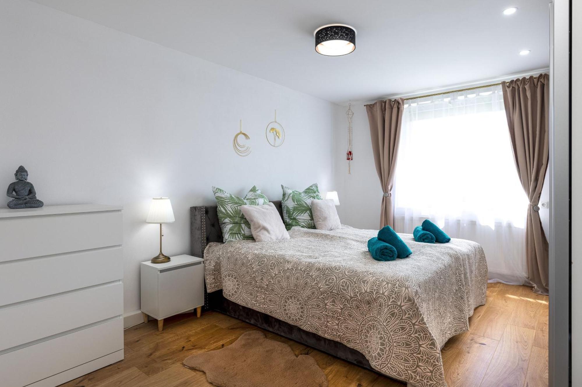 Schoenes, Modernes Apartment Mit Zwei Schlafzimmern - Zentral Mit Balkon Fuer 6 Personen Montabaur Exteriör bild